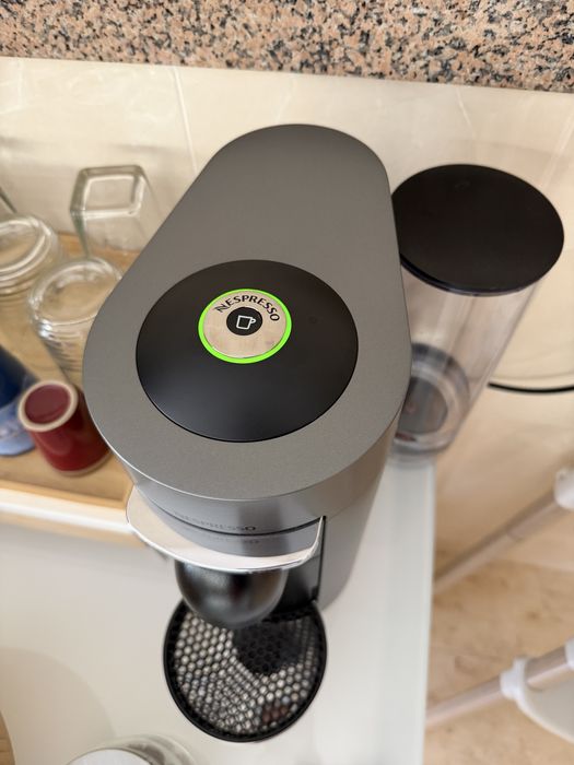 Nespresso Vertuo Plus Deluxe Titan D