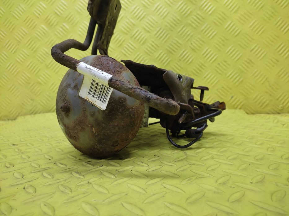 citroen c5 iii 1.6 thp siłownik gruszka hydrauliczna 9684423680