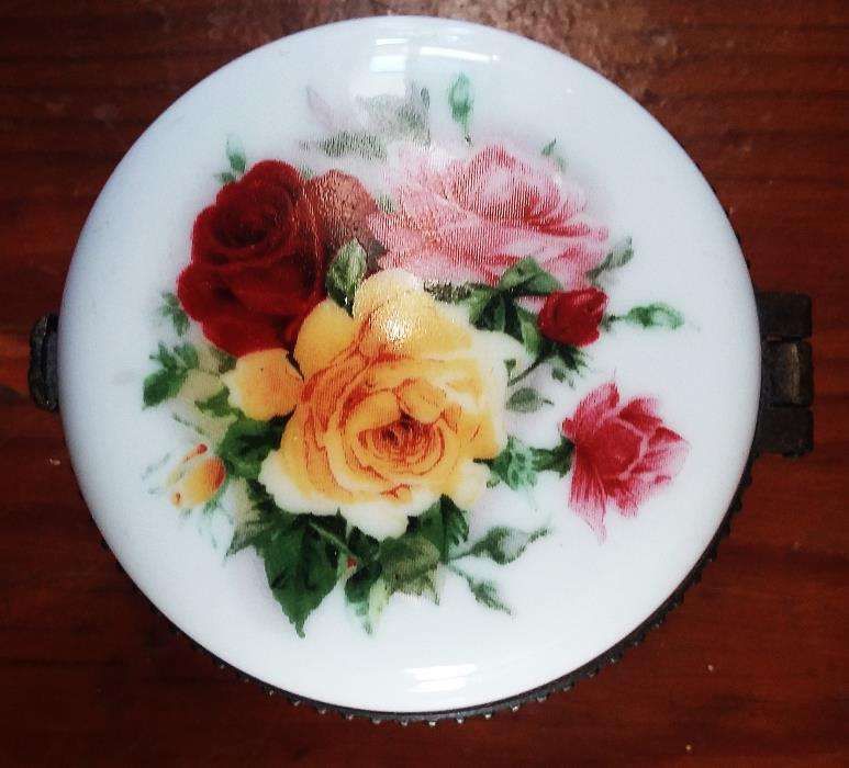 CAIXA c/ tampa em PORCELANA policromada