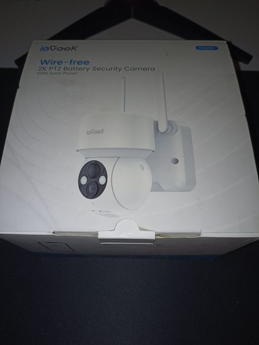 Уличная камера с солнечной панелью