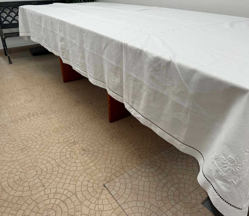 Magnifica toalha de mesa -100% algodão, de grandes dimensões
