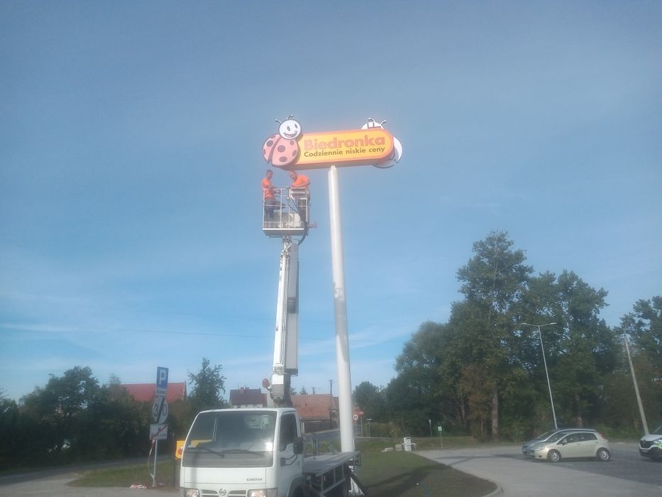 Usługi podnośnikiem koszowym