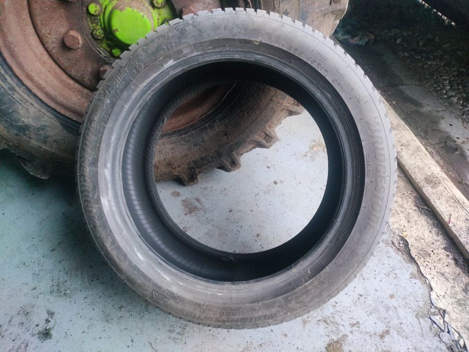 Opony wielosezon 235 45 r17 Bridgestone