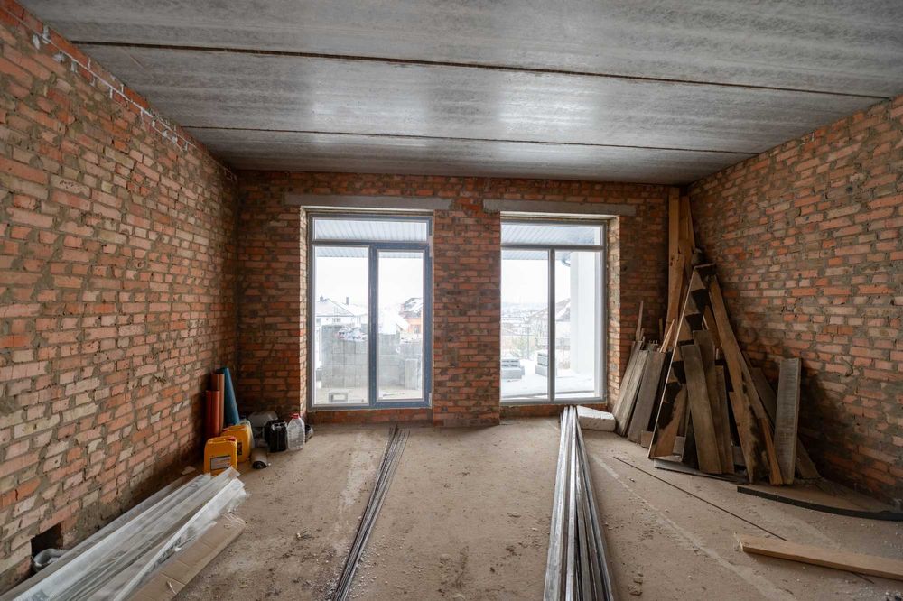 Новий цегляний будинок 100 м²  4 кімнати | тераса