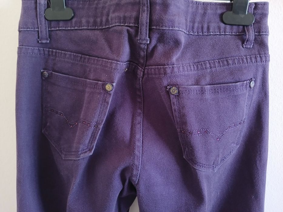 Calças de ganga roxas