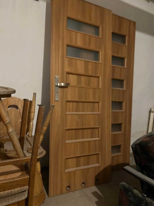 Drzwi wewnętrzne 80 tki P i L oraz łazienkowe 70 tki kpl 4 szt