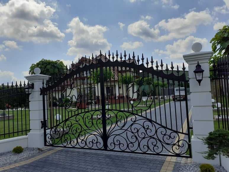 Piękne stylowe ogrodzenia Betonowe,Słupki Dworkowe,Boniowane,Bloczki