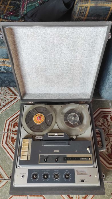 Aparelho de som antigo