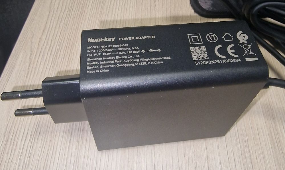 Блок живлення Huntkey HKA12019063-0A5