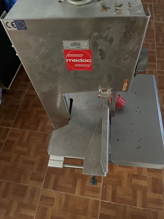 Serra ossos impecável