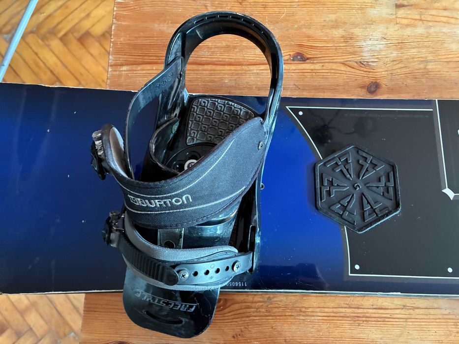 Deska Snowboardowa Burton Clash 158 z wiązaniami