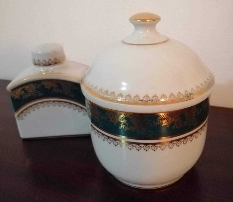 Porcelana - peças elegantes com dourados e verde