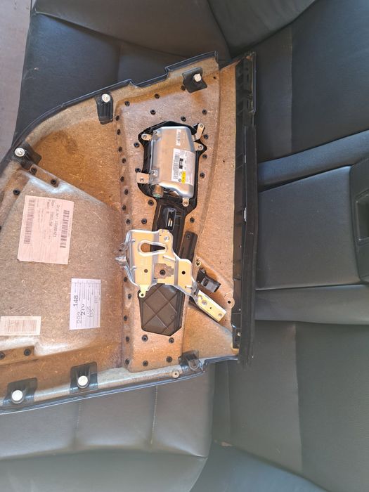 Boczki drzwi bmw e60 e61 czarne ,skóra