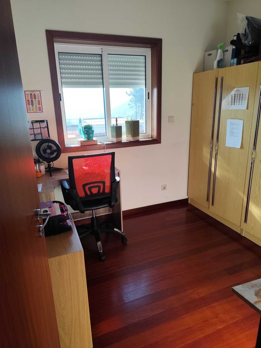 Arrendamento andar moradia Paço de Sousa