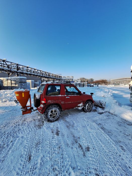 Odśnieżanie odśnieżarka pługo piaskarka