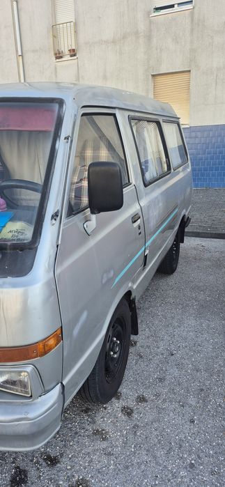 Nissan vanett do ano 1998