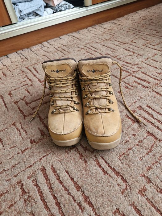 buty w góry  39 skóra  nowe