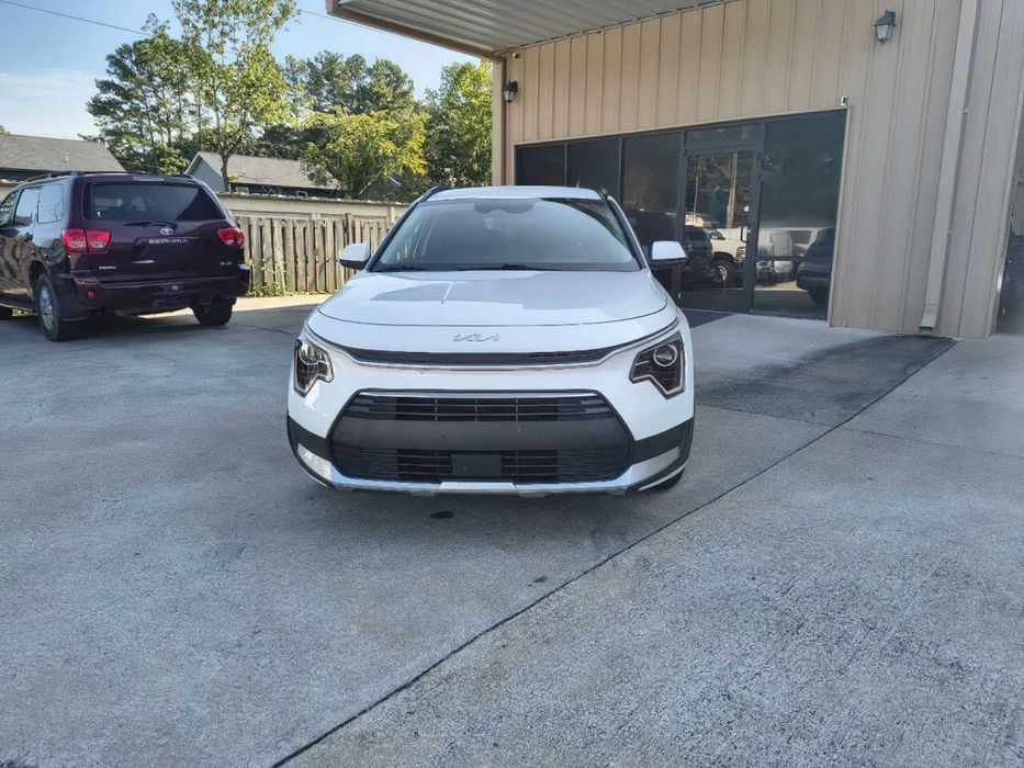 Kia Niro EX      2023