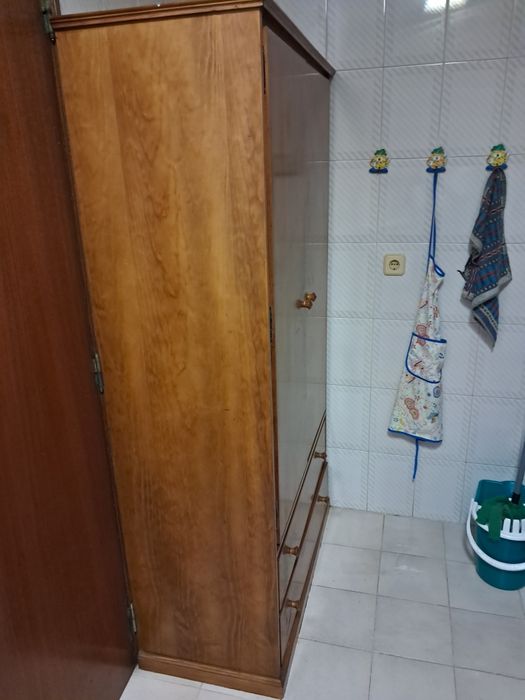 Móvel em madeira 2 gavetas e divisórias