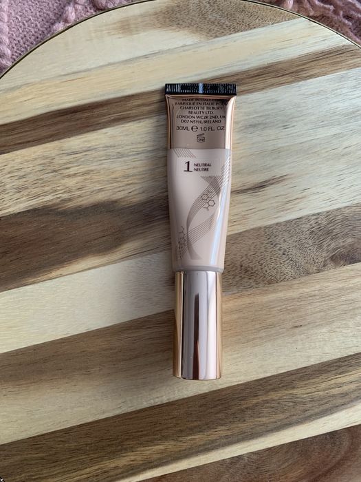 Charlotte Tilbury beautiful skin podkład