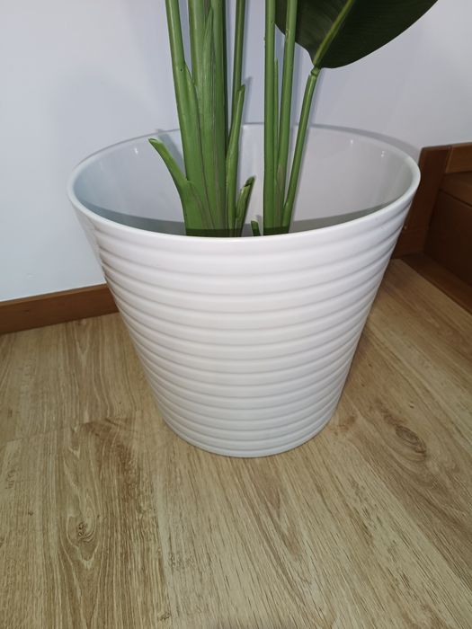 Vaso em louça branca