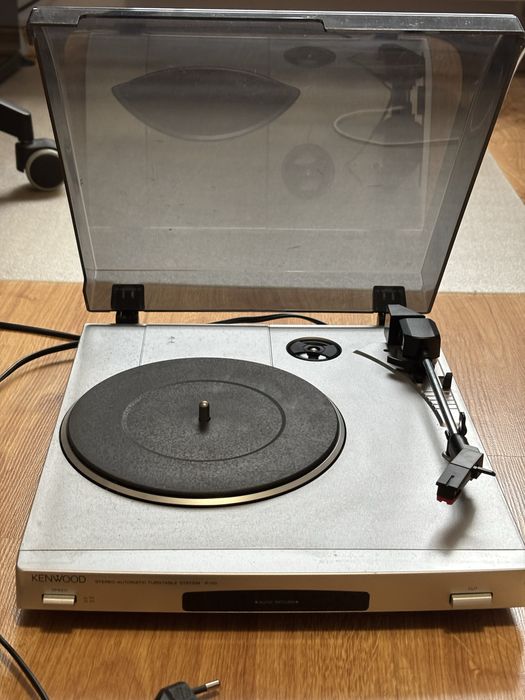 Gramofon Kenwood P-110