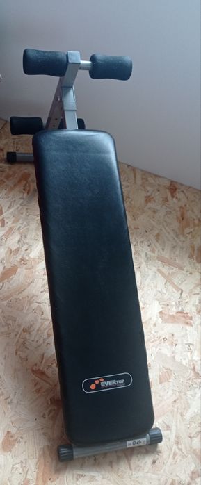 Ławka treningowa skośna do ćwiczeń mięśni brzucha