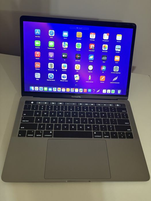 Продам macbook pro 13 2019 256/8