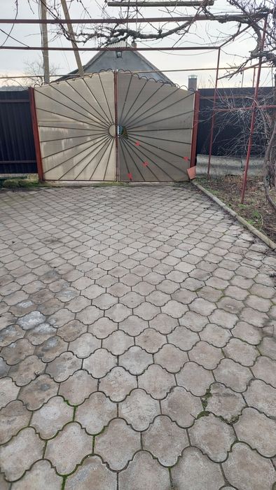 Продам дом в центре села Александровка,рядом с пос.Котовского!