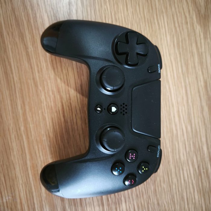 Comando PS4 com gatilhos adaptáveis