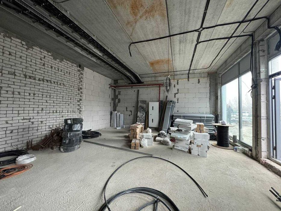 Продам коммерческое помещение в ЖК Вертикаль/Новобудова