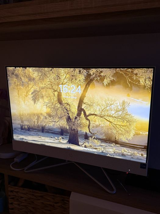 HP All-in-One 24-df0xx (seria 24”, komputer wbudowany w monitor).