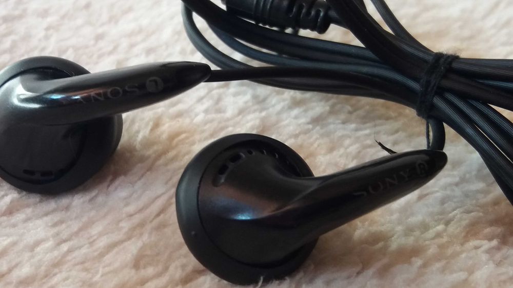 Sony RM-DM29 Pilot + Słuchawki MDR-ED136 Walkman Minidisc lata 90-te