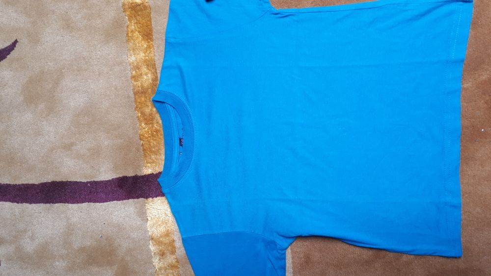 2 t-shirts 6 anos como novas