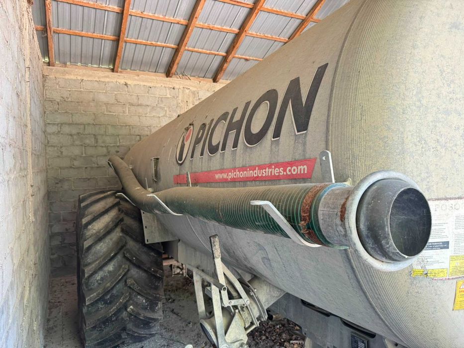 Pichon Beczka Wóz asenizacyjny 12000L