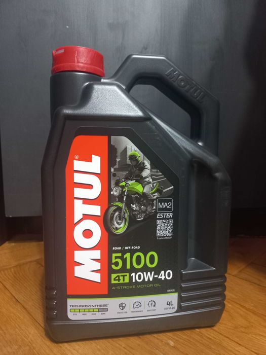 Olej Motul 5100 4T 10W-40