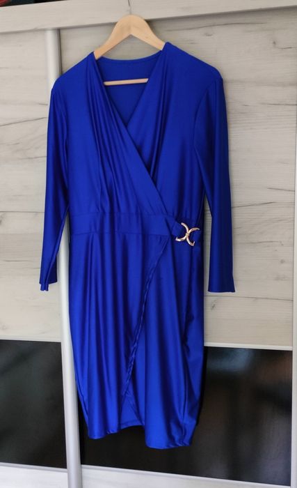 Piękna Suknia Wizytowa