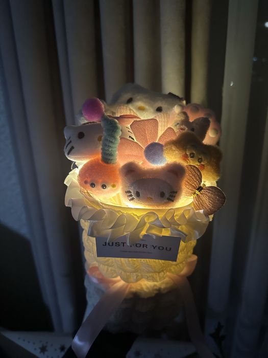 Букет з іграшок хелоу кітті  букет из игрушек hello kitty рожевий