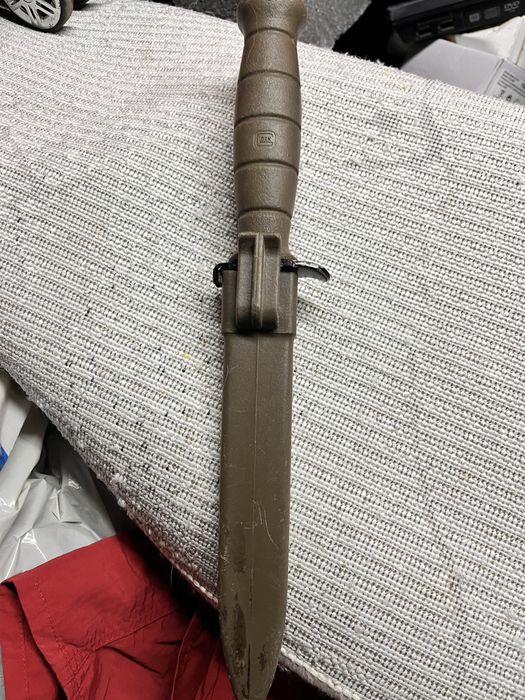 Nóż wojskowy, bagnet Glock FM81