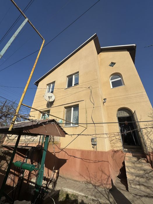 Дом в пригороде Черноморска