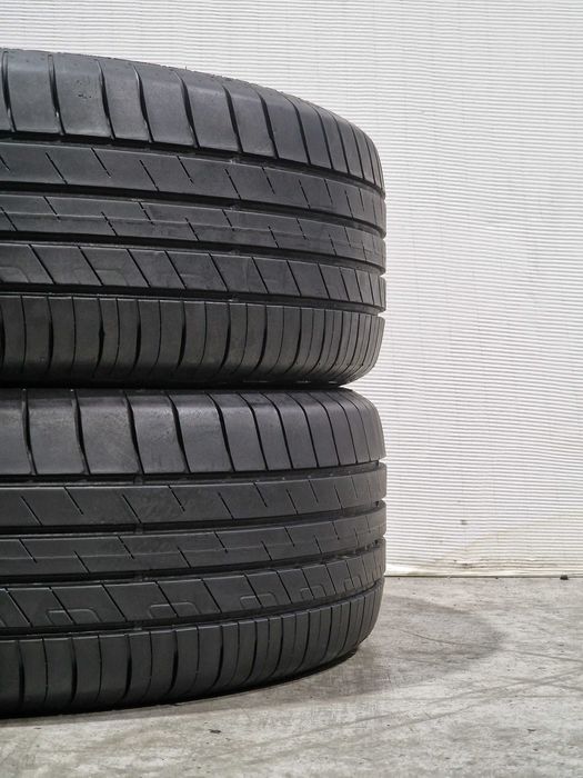 2 Pneus 215/60R17 GOODYEAR Semi Novos