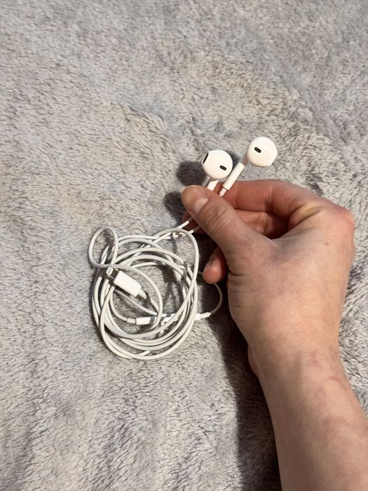 Провідні навушники до айфону