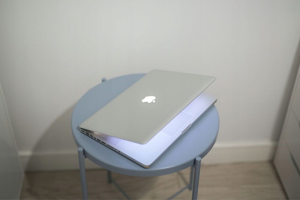 !! SZYBKI !! Laptop Apple Macbook Pro 15” i7 / 16GB / 512GB SSD