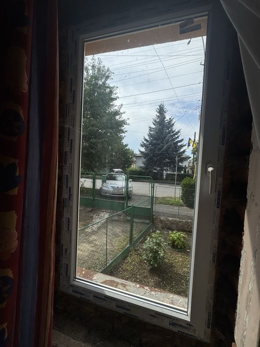 Продаж: частини будинку   з гаражем у центрі Ужгорода терміново