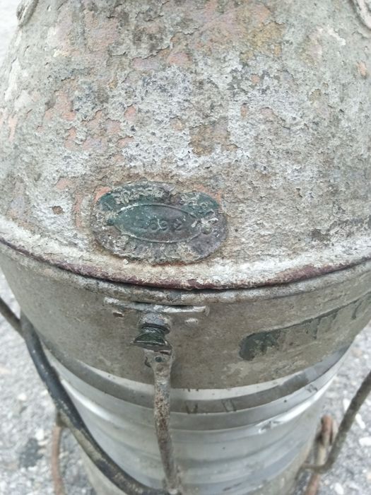 Lanterna náutica antiga