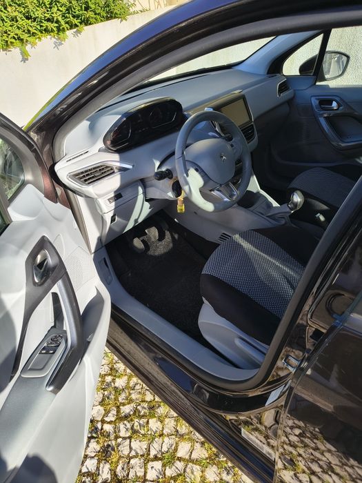 Peugeot 208 1.2 gasolina