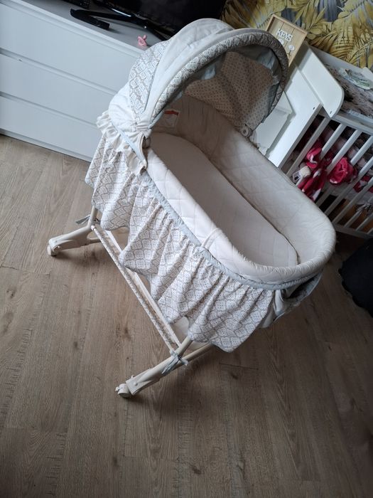 Piękna kołyska retro