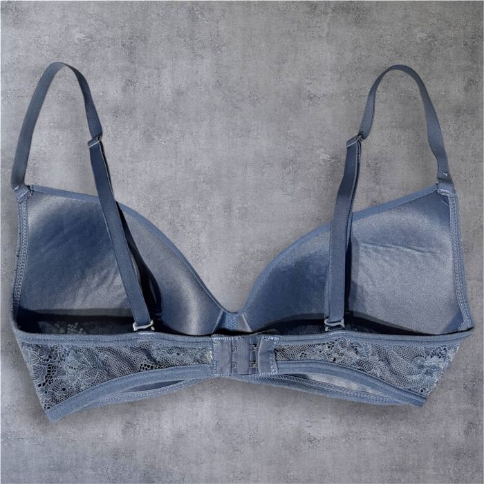 Gładki biustonosz bez fiszbin 75B soft bra