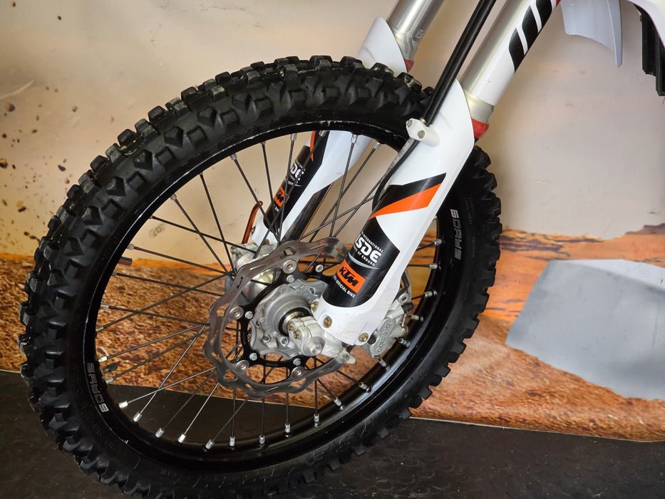 Ktm exc-f 350 model 2022 six days