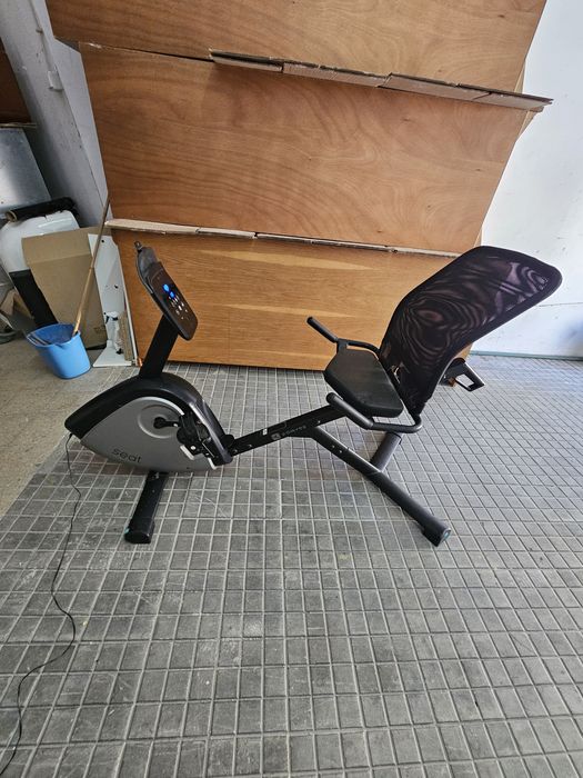 Bicicleta estática Domyos da Decathlon .